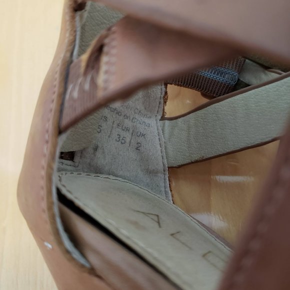 Aldo S5 Tan Leather Strappy Heeled Sandals - Picture 5 of 5